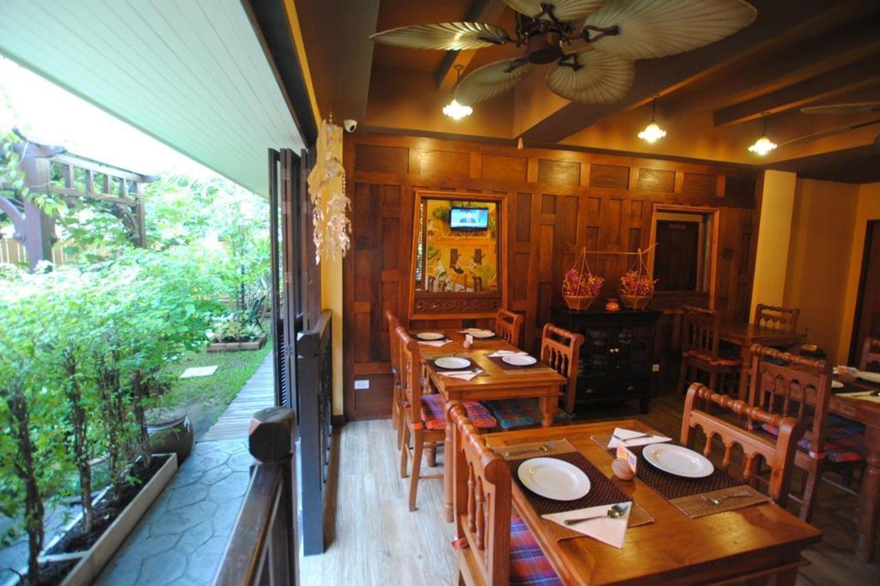 Focal Local Bed & Breakfast Bangkok Extérieur photo