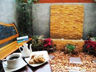 Focal Local Bed & Breakfast Bangkok Extérieur photo